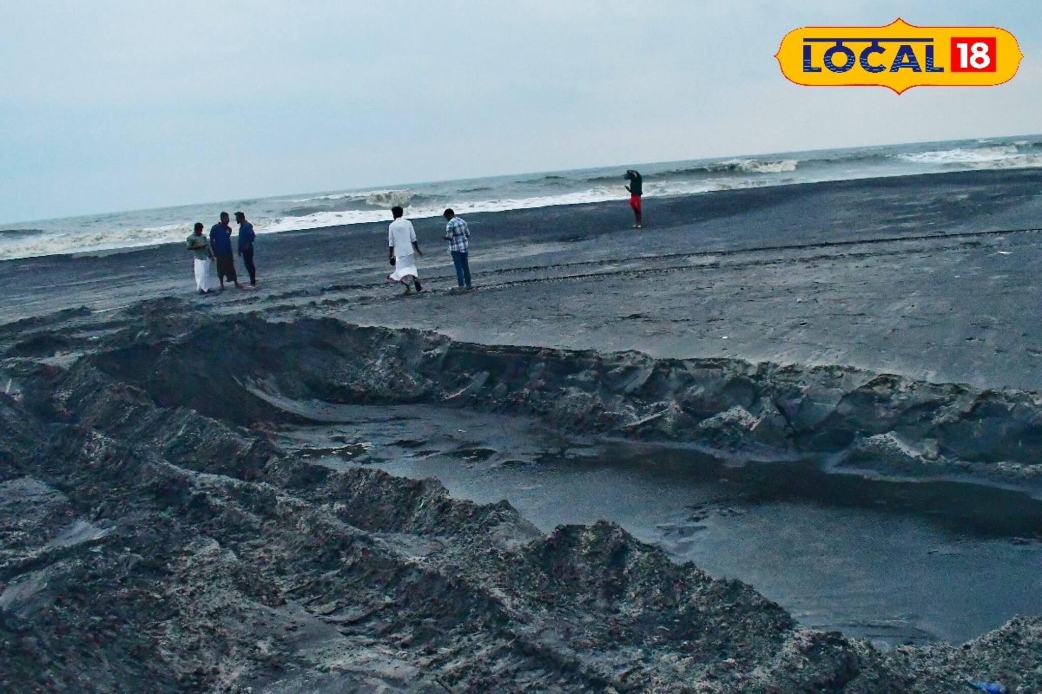 മഴ കനത്തു, തോട്ടപ്പള്ളി പൊഴി മുറിച്ചു തുടങ്ങി