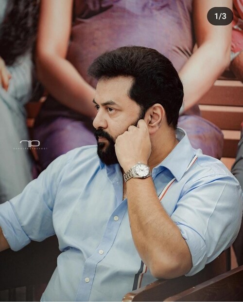   നിരവധി രസകരമായ കമന്റുകളാണ് പോസ്റ്റിൽ ലഭിക്കുന്നത്. പുതിയ ചിത്രത്തിന്റെ പ്രൊമോഷനാകാം ഇതെന്നാണ് പലരുടെയും അനുമാനം.