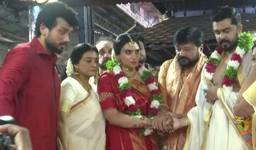 Malavika Jayaram |  ജയറാം കണ്ണീരോടെ മാളവികയെ ഗുരുവായൂരിൽ നവനീതിന് കൈ പിടിച്ചു നൽകി