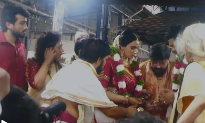  താലികെട്ട് ചടങ്ങില്‍ കാളിദാസ് ജയറാമിന്‍റെ ഭാവി വധു താരിണി, സുരേഷ് ഗോപി, ഭാര്യ രാധിക, അപര്‍ണ ബാലമുരളി തുടങ്ങിയവര്‍ എത്തിയിരുന്നു.