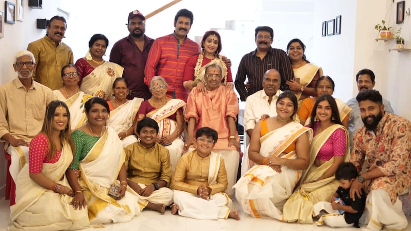  . ''അവൾ സഹനശീലയും കരുണാപൂർവ്വവുമായ സ്നേഹമാണ് നൽകിയിരുന്നത്. കഴിഞ്ഞ 13 വർഷക്കാലയളവിലെ പല ചിത്രങ്ങൾക്കും ആ സ്നേഹത്തെ ചൂണ്ടിക്കാണിയ്ക്കാൻ കഴിഞ്ഞേക്കാം.'' (ഫോട്ടോ: മനോജ് കെ ജയൻ/ ഫേസ്ബുക്ക്)