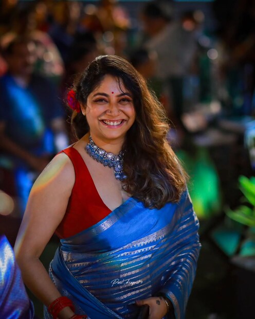 അമ്മ ലതികയുടെ ഒപ്പം ഇരുന്ന് പാട്ട് പാടുന്ന ഒരു വീഡിയോയ്ക്കും അടുത്തിടെ ഒന്നിലേറെ മോശം കമന്റുകൾ വന്നിരുന്നു. അതും അഭയ കൈകാര്യം ചെയ്യേണ്ട വിധത്തിൽ തീർത്തുവിട്ടിട്ടുണ്ടായിരുന്നു 