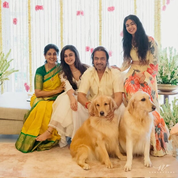  കഴിഞ്ഞ ദിവസം സുഹൃത്തുക്കൾക്കൊപ്പമുള്ള ബാച്ച്ലർ പാർട്ടിയുടെ ചിത്രങ്ങൾ ഐശ്വര്യയുടെ സഹോദരി അഞ്ജന പങ്കുവച്ചിരുന്നു. കഴിഞ്ഞ വർഷമായിരുന്നു ഇരുവരുടേയും വിവാ​ഹനിശ്ചയം നടന്നത്. വിവാഹ നിശ്ചയത്തിന്റെ ചിത്രങ്ങളും വിഡിയോയും സോഷ്യൽ മീഡിയയിൽ വൈറലായിരുന്നു.