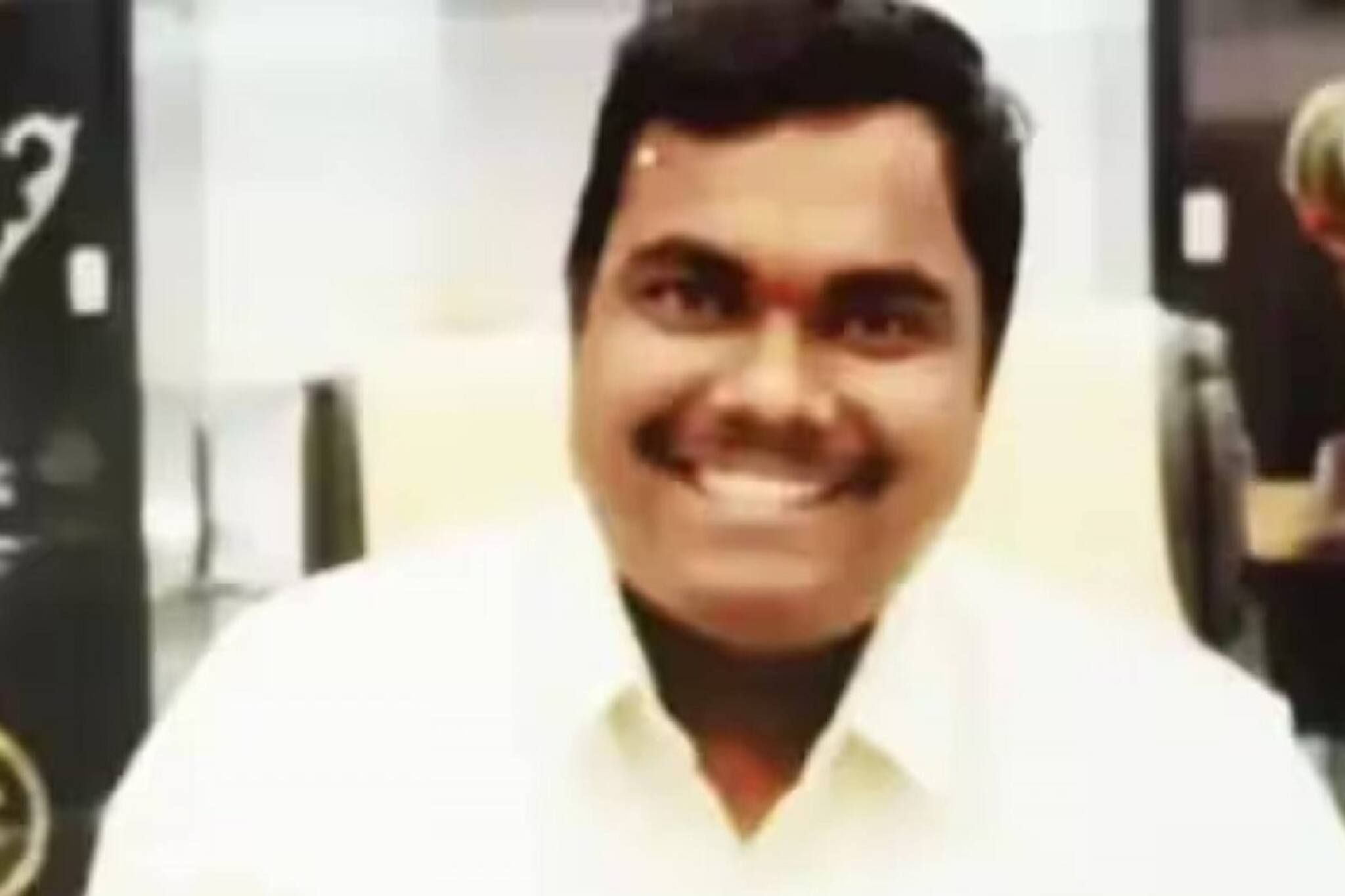 ഹോട്ടൽ വെയ്റ്ററിൽ നിന്ന് സിവിൽ സ‍‌‍‍ർവീസ് തിളക്കത്തിലേയ്ക്ക്; വിജയം ഏഴാമത്തെ പരിശ്രമത്തിൽ