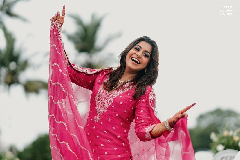  മലയാളത്തിന്റെ പ്രിയ താരമാണ് നടി മീര നന്ദന്‍(Meera Nandan). ഇപ്പോഴിതാ താരത്തിന്റെ വിവാഹ വിശേഷങ്ങളാണ് ശ്രദ്ധേയമാകുന്നത്.