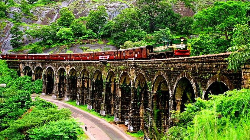  <br />25 വർഷം പിന്നിടുന്ന തെന്മലയുടെ യാത്ര, ദീർഘവീക്ഷണത്തിൻ്റേയും, പ്രതിസന്ധികൾ നേരിടാനുള്ള ധൈര്യത്തിൻ്റേയും, ടൂറിസവും പ്രകൃതിയും ഒരുമിച്ച് വളരാനുള്ള ശേഷിയുടേയും തെളിവാണ്. വിനോദ സഞ്ചാരികളും സാഹസികർക്കും ഇക്കോ-ടൂറിസം പ്രേമികൾക്കും, തെന്മല ടൂറിസവും പ്രകൃതിയും ഒരുമിച്ച് പരിപോഷിപ്പിക്കുന്നതിന് ഉദാഹരണമായ തുടരുന്നു.