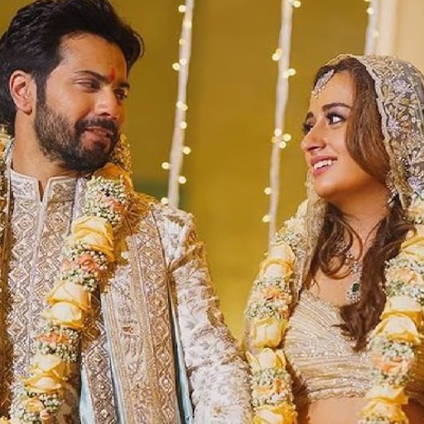  ഇതോടെ നിരവധി താരങ്ങളാണ് താരദമ്പതികൾക്ക് ആശംസകൾ അറിയിച്ച് രംഗത്ത് എത്തിയത്. കരീന കപൂർ, കരൺ ജോ​ഹർ, പ്രിയങ്ക ചോപ്ര തുടങ്ങി ബോളിവുഡിലെ നിരവധി പ്രമുഖരാണ് വരുണിനും നടാഷയ്ക്കും ആശംസകൾ അറിയിച്ചിരിക്കുന്നത്.