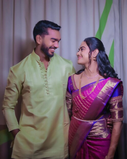  ഞായറാഴ്ച രാവിലെ അടുത്ത ബന്ധുക്കളുടെയും സുഹൃത്തുക്കളുടെയും സാന്നിധ്യത്തിലായിരുന്നു വിവാഹം. വിവാഹ ചിത്രങ്ങൾ ഏറ്റെടുത്ത ക്രിക്കറ്റ് ആരാധകർ ഇരുവർക്കും ആശംസകൾ അർപ്പിച്ചു.