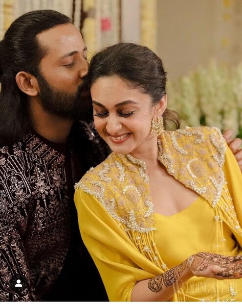  വളരെ അടുത്ത ബന്ധുക്കളെയും സുഹൃത്തുക്കളേയും ഉൾക്കൊള്ളിച്ച് നടന്റെ ചെന്നൈയിലെ വീട്ടിൽ‌ വച്ചായിരുന്നു ചടങ്ങുകൾ.ദീർഘ നാളത്തെ പ്രണയത്തിന് ശേഷമാണ് ഐശ്വര്യയും ഉമാപതിയും വിവാഹിതരാകുന്നത്.
