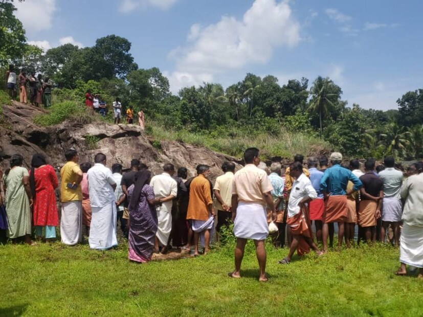  ശനിയാഴ്ച ചെമ്പുംപുറത്ത് പാറക്കുളത്തിൽ വീണായിരുന്നു അപകടം. ചൂണ്ടയിടുന്നതിനിടെയാണ് കുട്ടികൾ കുളത്തിൽവീണത്.