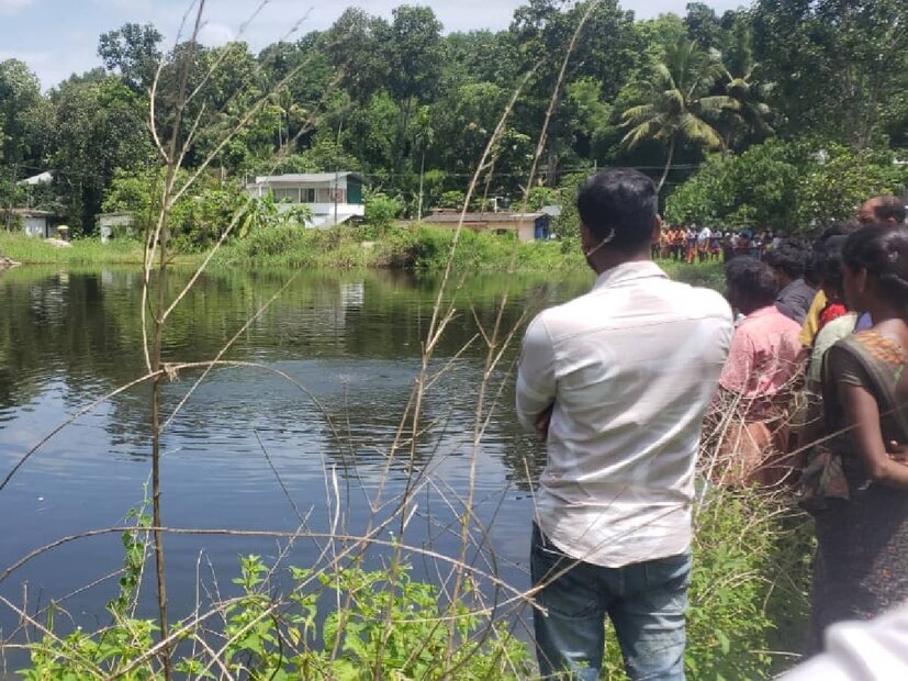  ചങ്ങനാശ്ശേരി ഫയർഫോഴ്സും തൃക്കൊടിത്താനം പൊലീസും നാട്ടുകാരും ചേർന്ന് നടത്തിയ തിരച്ചിലിൽ മൃതദേഹങ്ങൾ പാറക്കുളത്തിൽനിന്ന് പുറത്തെടുത്തു.