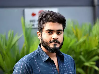  ഗോകുൽ സുരേഷിന്റെ പുത്തൻ ചിത്രം കാണാൻ എത്തിയപ്പോഴാണ് ഭാഗ്യ സുരേഷിന്റെ പ്രതികരണം. ഗഗനചാരിയാണ് ഗോകുലിന്റെ പുത്തൻ സിനിമ അരുണ്‍ ചന്തു ആണ് സംവിധാനം. കഴിഞ്ഞദിവസമാണ് ഭർത്താവ് ശ്രേയസ് മോഹനും സഹോദരനുമൊപ്പം സിനിമ കാണാൻ ഭാഗ്യ എത്തിയത്.