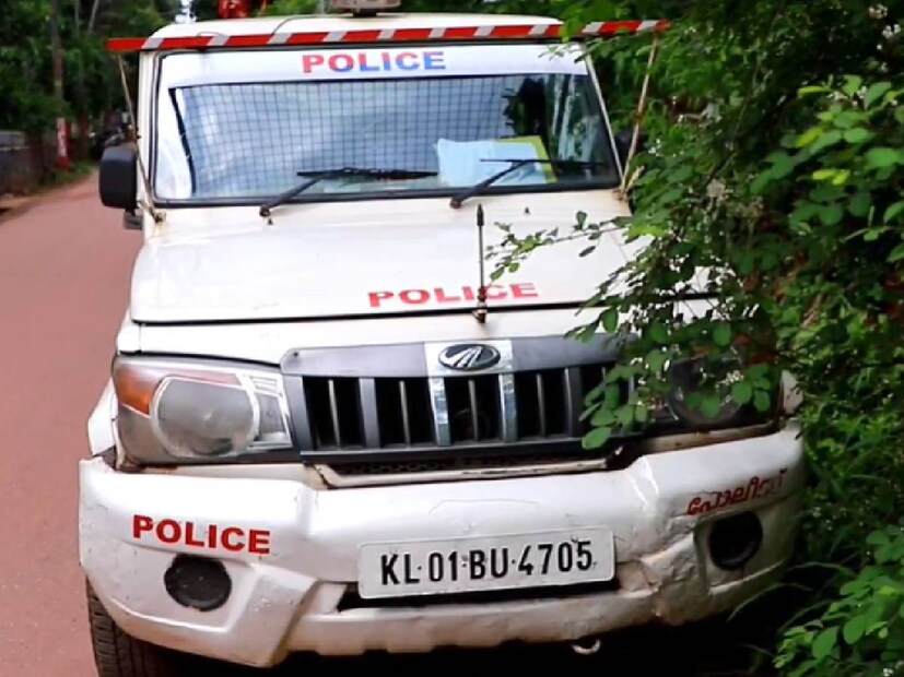  പൊലീസ് ഇൻക്വസ്റ്റ് നടത്തി കൊല്ലപ്പെട്ട വേലായുധന്റെ മൃതദ്ദേഹം തലശേരി ജനറൽ ആശുപത്രി മോർച്ചറിയിലേക്ക് മാറ്റി.