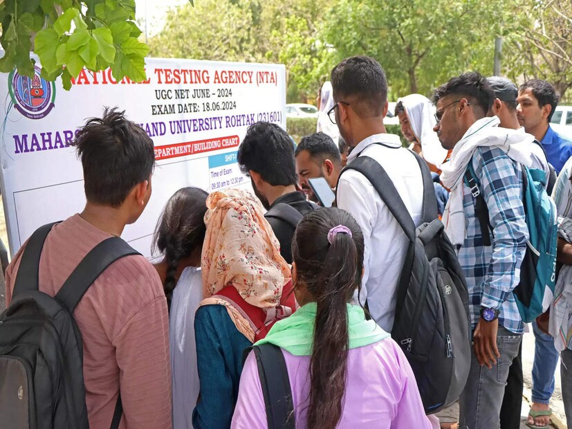  UGC NET ജൂൺ 2024 പരീക്ഷ കഴിഞ്ഞ ദിവസം റദ്ദാക്കിയത് കേരളത്തിലെ ഉദ്യോഗാർത്ഥികൾക്ക് നിരുത്സാഹമായേക്കാം. ക്രമക്കേടുകൾ ഉദ്ധരിച്ച് വിദ്യാഭ്യാസ മന്ത്രാലയം പരീക്ഷ കഴിഞ്ഞ് അടുത്ത ദിവസം അത് റദ്ദാക്കിയതും, പുനഃക്രമീകരിച്ച പരീക്ഷയിലും അപേക്ഷാ പ്രക്രിയയിലും നിലനിൽക്കുന്ന അനിശ്ചിതത്വവും ഇതിന് കാരണമാണ്. എന്നാൽ ഒരൽപ്പം ശുഭാപ്തി വിശ്വാസത്തോടെ ഈ തിരിച്ചടി അവസരമാക്കി മാറ്റാം.