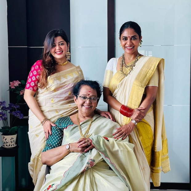 സ്വാഭാവിക നർമ്മത്തിന് പേരുകേട്ട മല്ലിക സുകുമാരൻ അതിനും മറുപടി കൊടുത്തു. 'രണ്ടുപേരും കുടം വീട്ടിലോട്ട് എടുത്തോണ്ട് വരികയായിരുന്നു; ഞാൻ പോയി എടുത്തതല്ല' എന്ന് മല്ലിക 