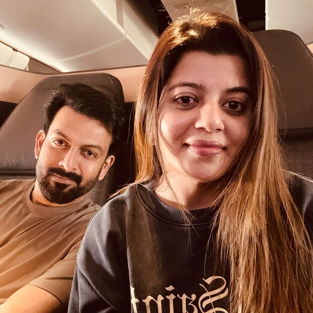 ഫുട്ബോൾ എന്താണെന്നും നഗരത്തിന്റെ ചരിത്രം എന്തെന്നും നിഴലിക്കുന്ന പേരാണ് പൃഥ്വിരാജും സുപ്രിയ മേനോനും ആവശ്യപ്പെടുന്നത്. നിരവധിപ്പേർ ഇതിനു രണ്ടിനും ചേരുന്ന ഗംഭീര പേരുകൾ കമന്റ് ബോക്സിൽ നിർദേശിച്ചിട്ടുണ്ട് 