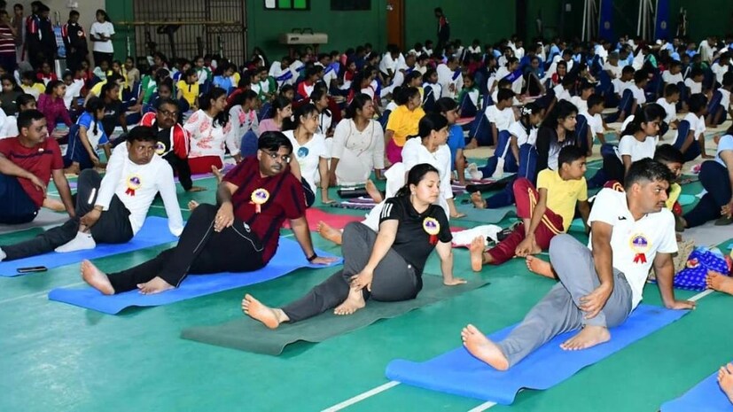 2024-ലെ അന്താരാഷ്ട്ര യോഗാ ദിനത്തിൽ കേരളം സംസ്ഥാനവ്യാപകമായി ആഘോഷങ്ങൾക്ക് സാക്ഷ്യം വഹിച്ചു. തിരുവനന്തപുരം, എറണാകുളം തുടങ്ങി നഗര കേന്ദ്രങ്ങൾ മുതൽ കണ്ണൂരിലെയും കാസർഗോഡിലെയും ശാന്തമായ കടൽത്തീറങ്ങൾ വരെ മാസ് യോഗാ സെഷനുകളും പ്രാദേശിക പരിപാടികളിലും സംഘടിപ്പിച്ചു. പ്രായഭേദമന്യേ ജനങ്ങൾ പങ്കെടുത്തു.