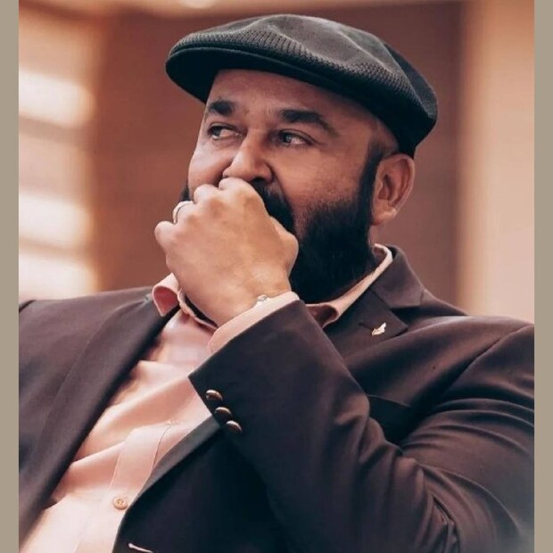 കാലം മാറിയപ്പോൾ, ചെറിയ കാരണങ്ങൾക്ക് പോലും ഷൂട്ടിംഗ് മാറ്റിവെക്കുന്ന താരങ്ങൾക്കിടയിലാണ് മോഹൻലാൽ വ്യത്യസ്തനാവുന്നത്. ഒന്നോ അതിൽക്കൂടുതലോ ദിവസങ്ങൾ ഷൂട്ടിംഗ് വേണ്ടെന്നു വെക്കുമ്പോൾ നിർമാതാവ് നേരിടുന്ന സാമ്പത്തിക ബാധ്യത എത്രയെന്നു അവരിൽ പലരും ഓർക്കാൻ പോലത്തെ കൂട്ടാക്കാതെയിരിക്കുമ്പോഴാണ് മോഹൻലാൽ വേറിട്ട ചിന്തയിൽ സിനിമയെ സമീപിക്കുക