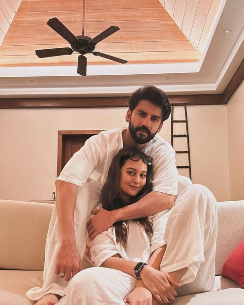  'ആരോഗ്യം എന്നാൽ യഥാർത്ഥത്തിൽ എന്താണ് അർത്ഥമാക്കുന്നത്, നമ്മുടെ ശരീരം ശ്രദ്ധിക്കുകയും നമ്മുടെ മനസ്സിനെ പരിപാലിക്കുകയും ചെയ്യണമെന്ന് ഒരാഴ്ച കൊണ്ട് ഞങ്ങളെ പഠിപ്പിച്ചു. പ്രകൃതിയുടെ നടുവിൽ ഉണരുക, ശരിയായ ഭക്ഷണം കഴിക്കുക, കൃത്യസമയത്ത് ഉറങ്ങുക, ഡിറ്റോക്സ് ചികിത്സകളും മസാജുകളും ധാരാളം - പുതിയതായി തോന്നുന്നു'. ഈ അനുഭവം ഒരുകത്കിയ സുഹൃത്തുകൾക്കുള്ള നന്ദിയും കുറിപ്പിലൂടെ താരം പങ്കുവെച്ചു.