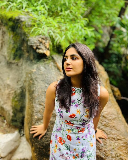  സിനിമയിലെ പ്രകടനത്തിലൂടെ മലയാളത്തിന് പുറത്തും നിരവധി ആരാധകരെ നേടിയ സംയുക്ത ഇപ്പോള്‍ തമിഴ്, തെലുങ്ക്, കന്നട ഭാഷകളിലും സജീവമാണ്.