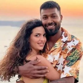 മുംബൈയിൽ തിരിച്ചെത്തി നടാഷ , മകനെ ഹാര്ദികിന്റെ വീട്ടിലാക്കി; ചിത്രങ്ങൾ വൈറൽ മുംബൈയിൽ തിരിച്ചെത്തി നടാഷ , മകനെ ഹാര്ദികിന്റെ വീട്ടിലാക്കി; ചിത്രങ്ങൾ വൈറൽ