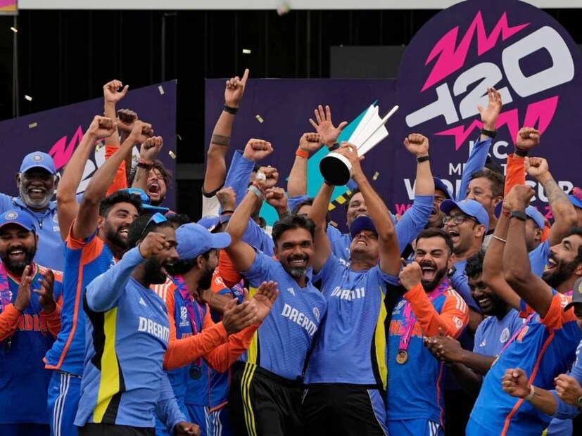  ഇതോടെ ഒന്നിലധികം തവണ ടി 20 ലോകകപ്പ് സ്വന്തമാക്കുന്ന മൂന്നാമത് ടീം എന്ന നേട്ടവും ഇന്ത്യ സ്വന്തമാക്കി. വെസ്റ്റ് ഇന്‍ഡീസ് (2012, 2016), ഇംഗ്ലണ്ട് (2010, 2022) എന്നിവരാണ് ഇതിന് മുമ്പ് ഈ നേട്ടം സ്വന്തമാക്കിയത്. (Image: AP/PTI)