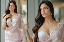 Malavika Mohanan | ലൈറ്റ് പിങ്ക് സാരിയും ഡീപ് നെക് ബ്ലൗസും; സിംപിള്‍ ലുക്കിൽ മാളവിക മോഹനന്‍