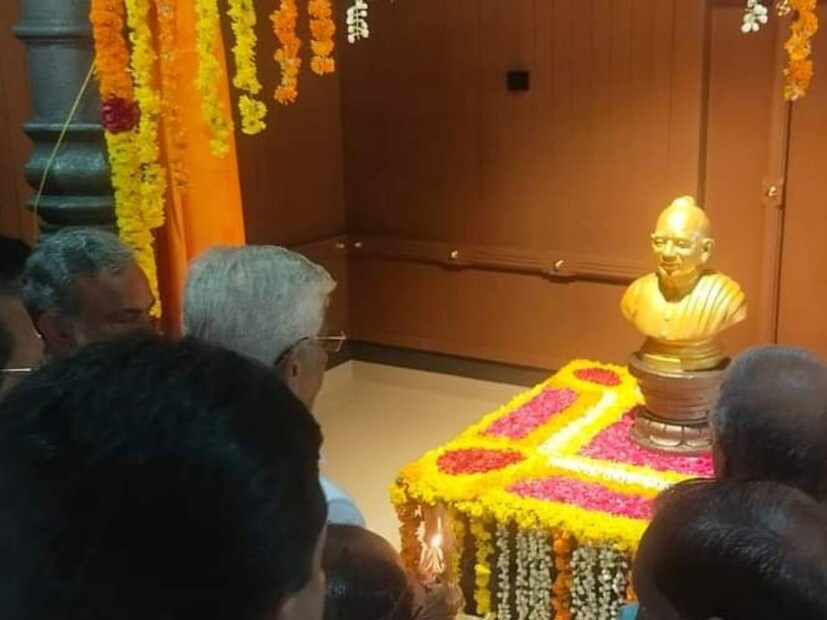 അടൂർ തട്ടയിൽ എൻഎസ്എസ് ഒന്നാം നമ്പർ കരയോഗമായ ഇടയിരേത്ത് ഭവനത്തിലെ മന്നം ക്ഷേത്രത്തിന്റെ സമർപ്പണം ജനറൽ സെക്രട്ടറി ജി സുകുമാരൻ നായർ നിർവഹിച്ചു.