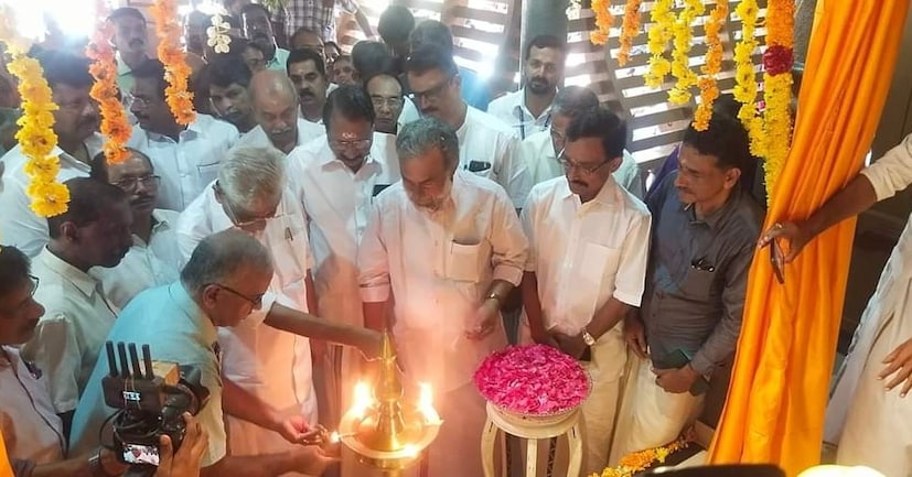  കാലഘട്ടത്തിനുണ്ടായ മാറ്റം പരിഗണിച്ച് ആചാര്യന്റെ പേരിലും ക്ഷേത്രം എന്ന തീരുമാനത്തിൽ എൻഎസ്എസ് എത്തുകയായിരുന്നു. എൻഎസ്എസ് എവിടെയുണ്ടോ അവിടെയെല്ലാം ആ തീരുമാനം നടപ്പാക്കുമെന്നും അദ്ദേഹം പറഞ്ഞു.
