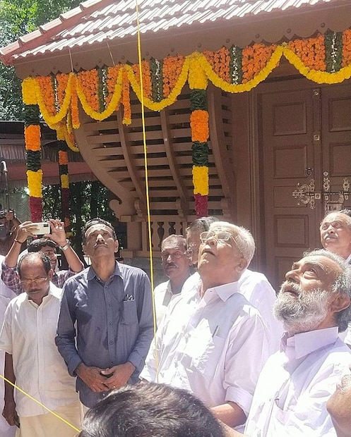  മന്നത്ത് പത്മനാഭന്റെ വെങ്കല പ്രതിമ അനാച്ഛാദനവും ജി സുകുമാരൻ നായർ നിർവഹിച്ചു.