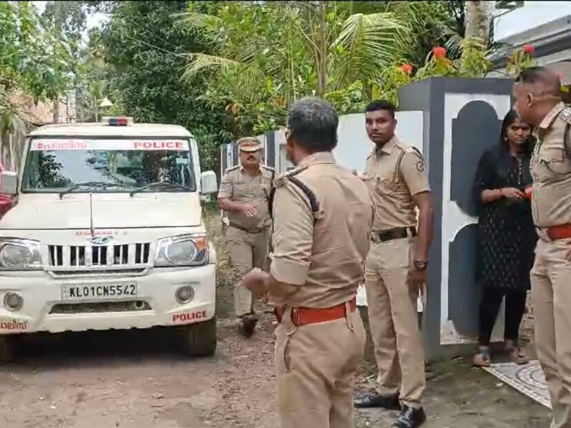  കല താമസിച്ചിരുന്ന മാന്നാര്‍ ഇരമത്തൂരിലെ വീട്ടിലെ സെപ്റ്റിക് ടാങ്ക് ആണ് തുറന്ന് പരിശോധിക്കുന്നത്. നിലവില്‍ ഇവിടെ ഒരു പുതിയ വീട് പണിതിട്ടുണ്ട്. എന്നാല്‍ പഴയ ബാത്ത്‌റൂം സെപ്റ്റിക് ടാങ്കും അതേ പോലെ തന്നെയാണ്.