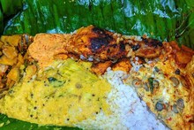 ഒരു രൂപയുടെ അച്ചാർ 25 പൊതിച്ചോറിൽ വെച്ചില്ല; ഹോട്ടൽ ഉടമസ്ഥർക്ക് 35,025 രൂപ പിഴ ചുമത്തി