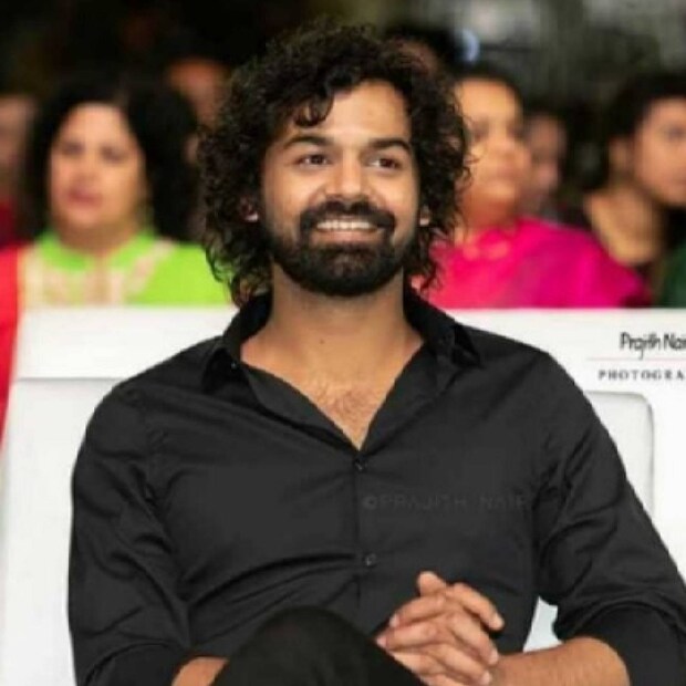 വീട്ടിൽ സ്ത്രീകൾ രാവിലെ ക്ഷേത്രത്തിൽ പോകുന്നത് കണ്ടു വളർന്നയാളാണ് താനെന്നു മോഹൻലാൽ. അങ്ങനെ ചെയ്യണം എന്ന് ആഗ്രഹമുണ്ടെങ്കിലും, അത് നടന്നില്ലെങ്കിലും വിഷമം ഇല്ലാത്തയാളാണ്‌ താനെന്നു മോഹൻലാൽ. പക്ഷേ, മകൻ പ്രണവിന്റെ കാര്യം അങ്ങനെയല്ല