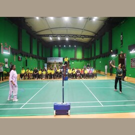 രാഷ്‌ട്രപതി ഭവന്റെ കോർട്ടിൽ സൈന നേവാളിനൊപ്പം ബാഡ്മിന്റൺ കളിച്ച് പ്രസിഡന്റ് ദ്രൗപദി മുർമു