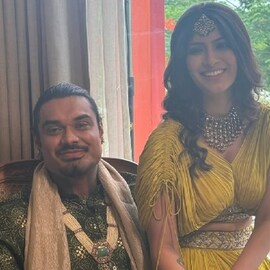 വരലക്ഷ്മിയുടെ വിവാ​ഹാഘോഷങ്ങൾക്ക് തുടക്കമായി; മെഹന്തി ചിത്രങ്ങള്‍ വൈറലാവുന്നു