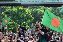 'ക്ഷേത്രങ്ങള്‍ തകർത്തു; അക്രമികൾ അഴിഞ്ഞാടുന്നു;' ഷെയ്ഖ് ഹസീന നാടുവിട്ടതോടെ ബംഗ്ലാദേശില്‍ ഒറ്റപ്പെട്ട് ഹിന്ദുക്കള്‍