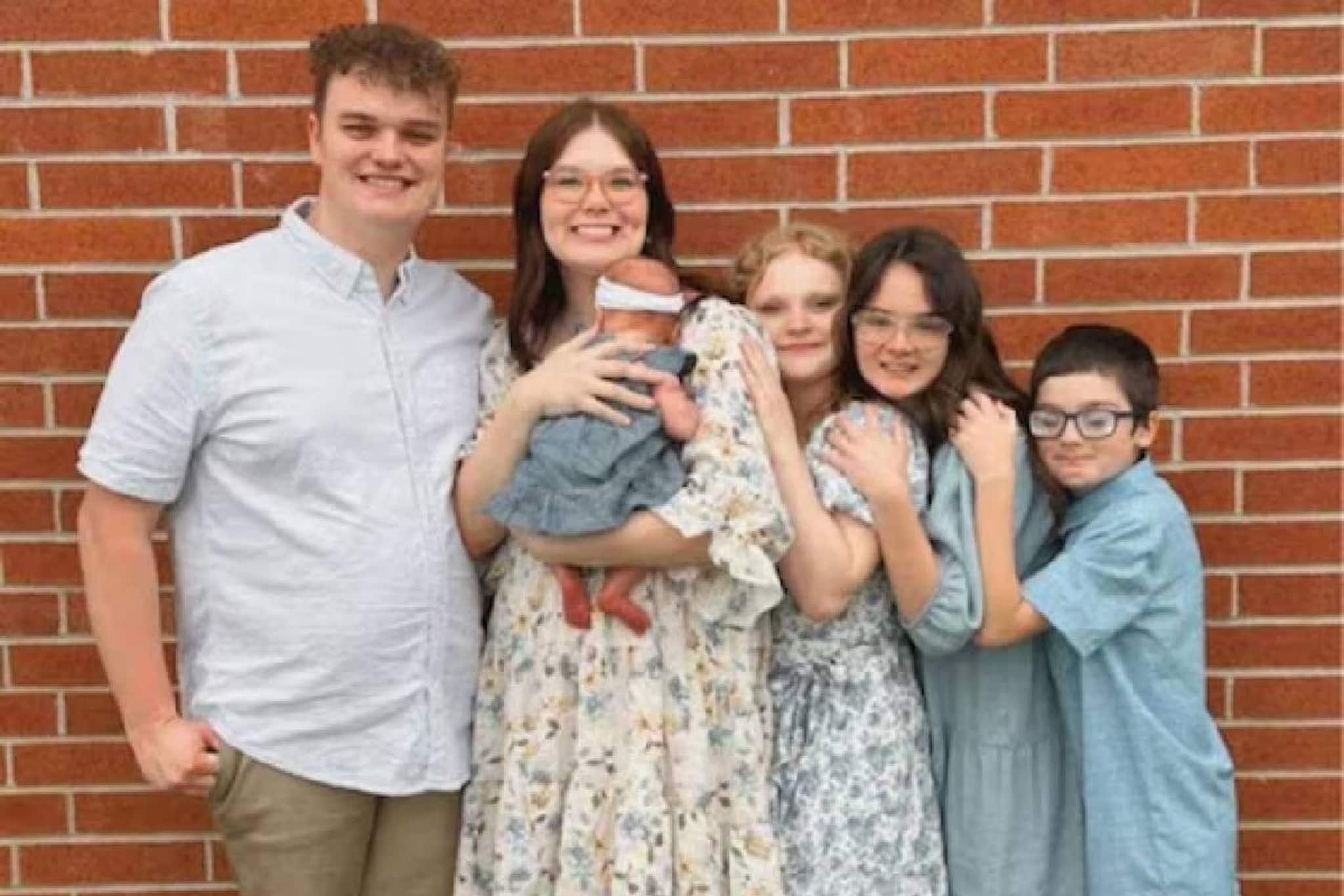 24 കാരിയായ അമ്മയ്ക്ക് 16 വയസ്സുള്ള മകള്‍; കാരണമറിഞ്ഞാൽ നിങ്ങളും അഭിനന്ദിക്കും