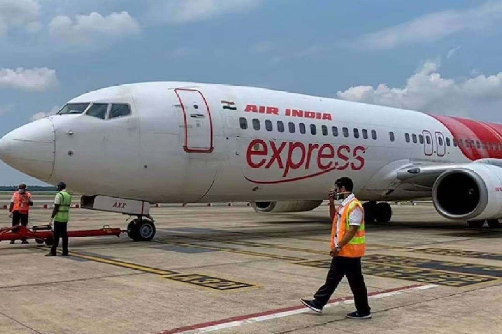 ഡൽഹി-കൊച്ചി എയര്‍ ഇന്ത്യ വിമാനം വൈകുന്നു; ഓണത്തിന് നാട്ടിലേക്കെത്താനുള്ള മലയാളികളടക്കം കുടുങ്ങി