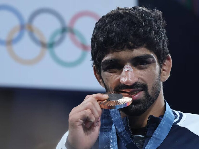  2022ൽ അണ്ടർ 23 വേൾഡ് ചാമ്പ്യൻഷിപ്പിൽ സ്വർണം നേടുന്ന ആദ്യ ഇന്ത്യക്കാരനായി മാറി. തുടർന്ന് ഏഷ്യൻ ഗെയിംസിൽ വെങ്കല മെഡലും നേടി.  (Reuters)