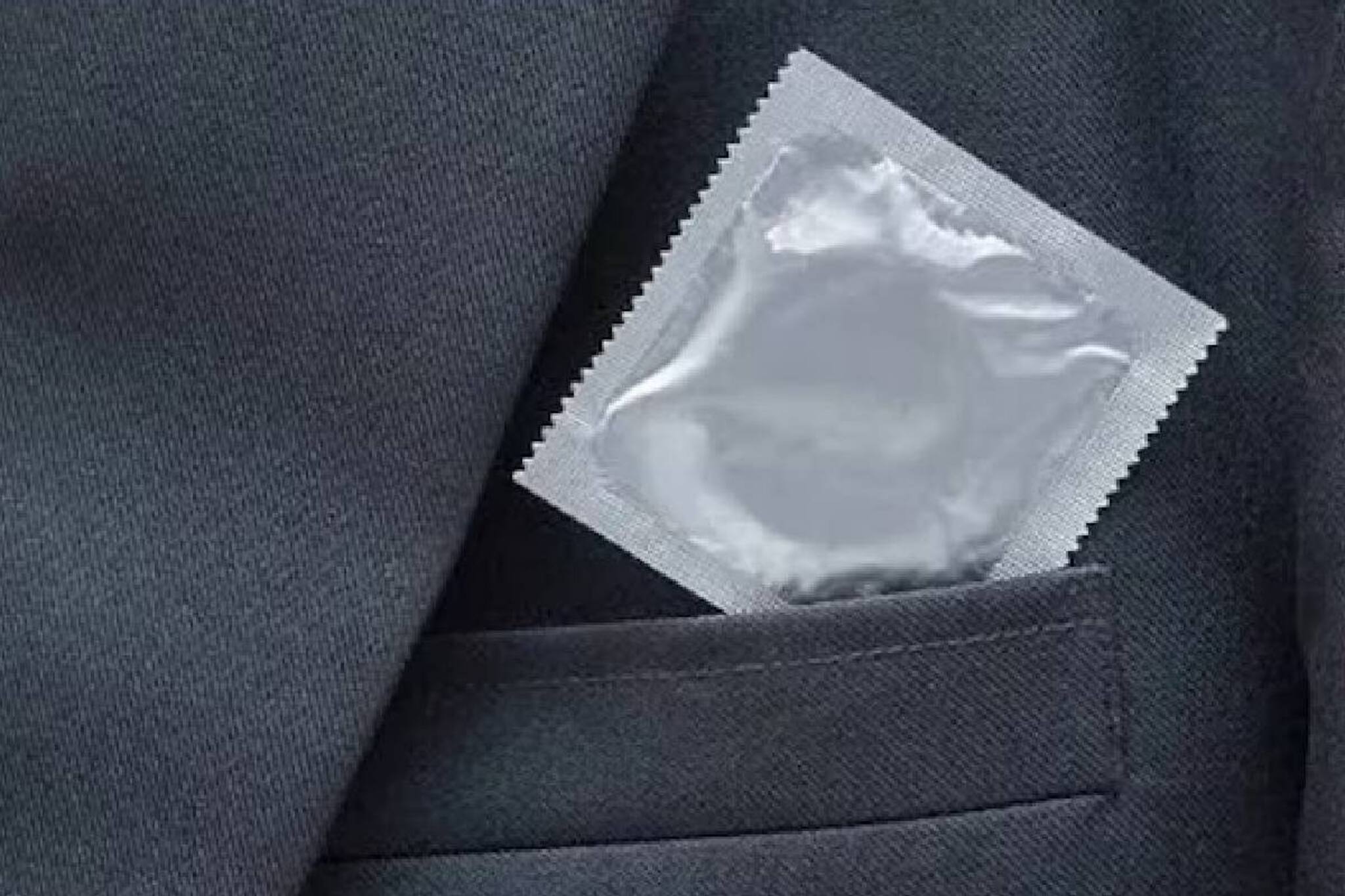 അന്തസ്സ് വേണമെടാ! ഉച്ചയ്‌ക്കെത്തിച്ച കോണ്ടം സാമ്പിളിന്റെ ഫീഡ്ബാക്ക് രണ്ടര മണിക്കൂറില്‍ ചോദിച്ച നിര്‍മാതാക്കളോട് സോഷ