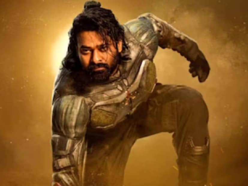  ബോളിവുഡ് നടനായ അർഷാദ് വാർസി അടുത്ത സമയത്ത് കൽക്കി സിനിമയിലെ പ്രഭാസിന്റെ പ്രകടനത്തെ വിമർശിച്ചുകൊണ്ട് രംഗത്തു വന്നതതോടെ ചിത്രം വീണ്ടു വാർത്തകളിൽ ഇടം നേടുകയായിരുന്നു. ചിത്രത്തിലെ പ്രഭാസിന്റെ പ്രകടനം കണ്ടിട്ട് ഒരു കോമാളിയെപ്പോലെ തോന്നി എന്നായിരുന്നു അർഷാദ് വിമർശിച്ചത് . അതേസമയം ചിത്രത്തിലെ അമിതാഭ് ബച്ചന്റെ പ്രകടനത്തെ പ്രകീർത്തിക്കുകയും ചെയ്തു. വിമർശനങ്ങൾ ഉയരുമ്പോഴും തന്റെ ജനപ്രീതിയിൽ യാതൊരു കുറവും സംഭവിച്ചിട്ടില്ല എന്ന് തെളിയിക്കുകയാണ് ഈ ഒന്നാം സ്ഥാനത്തിലൂടെ പ്രഭാസ്.
