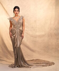 Saniya Iyappan|സിൽവർ മെർമെയ്ഡ് ഗൗണിൽ തിളങ്ങി സാനിയ; ചിത്രങ്ങൾ വൈറൽ Saniya Iyappan|സിൽവർ മെർമെയ്ഡ് ഗൗണിൽ തിളങ്ങി സാനിയ; ചിത്രങ്ങൾ വൈറൽ