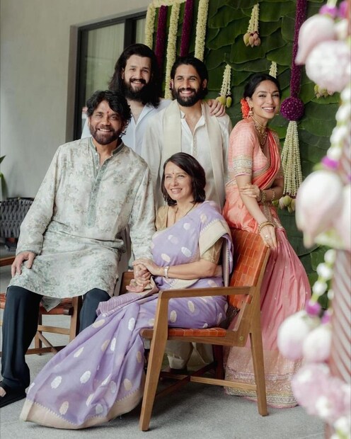  സിനിമാ താരങ്ങളായ നാഗ ചൈതന്യയും ശോഭിത ധുലിപാലയുടെ വിവാഹ നിശ്ചയം കഴിഞ്ഞ വാർത്തയാണ് ഇപ്പോൾ സോഷ്യൽ മീഡിയ ആഘോഷമാക്കുന്നത്. കുറച്ച് നാളുകളായി ഇരുവരും തമ്മിൽ ഡേറ്റിങ്ങിലാണെന്ന തരത്തിൽ വാർത്തകള്‍ പരന്നിരുന്നു.