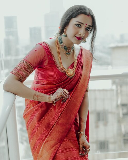 സ്ത്രീയോട് അപമര്യാദയായി പെരുമാറിയതാണ് വിഷയം. അതിന്റെ സ്ക്രീൻഷോട്ടുകൾ സുരഭിയുടെ ഇൻസ്റ്റഗ്രാം സ്റ്റോറിയിലും കാണാം. അതെല്ലാം വച്ചാണ് സുരഭിയുടെ പോസ്റ്റ് 