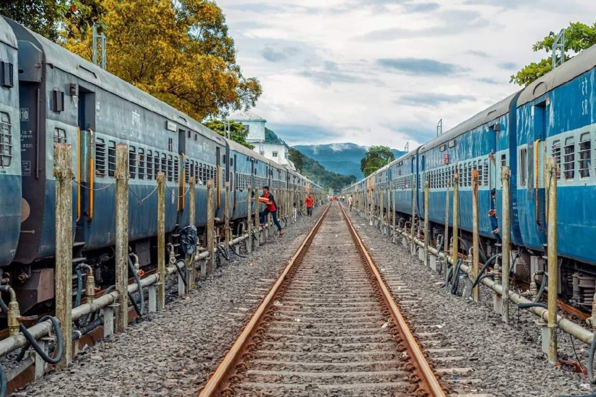 കാസർകോട് റെയിൽവേ ട്രാക്ക് മുറിച്ചുകടക്കുന്നതിനിടെ ട്രെയിൻ തട്ടി 3 സ്ത്രീകള്‍ മരിച്ചു