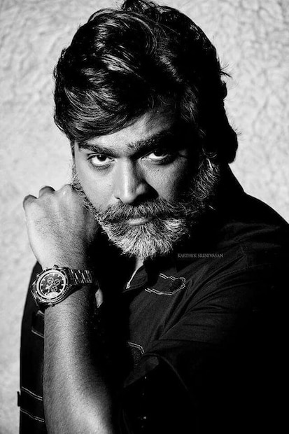  നേരത്തെയും റിയാലിറ്റി ഷോ ഹോസ്റ്റ് ചെയ്ത് പരിചയമുള്ള വ്യക്തിയാണ് വിജയ് സേതുപതി. മാസ്റ്റര്‍ ഷെഫ് തമിഴിന്‍റെ അവതാരകനായിരുന്നു അദ്ദേഹം. ഈ ഷോ സോണി ലീവില്‍ ലഭ്യമാണ്. ഇതിന്‍റെ അനുഭവത്തില്‍ കൂടിയാണ് മക്കള്‍ സെല്‍വന്‍ ബിഗ് ബോസ് തമിഴിലേക്ക് എത്തുന്നത്.