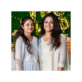 കാവ്യയ്ക്ക് വേണ്ടി മോഡലായി മീനാക്ഷി,ലൈക്ക് ചെയ്ത് മഞ്ജു ; ചിത്രങ്ങൾ വൈറൽ കാവ്യയ്ക്ക് വേണ്ടി മോഡലായി മീനാക്ഷി,ലൈക്ക് ചെയ്ത് മഞ്ജു ; ചിത്രങ്ങൾ വൈറൽ