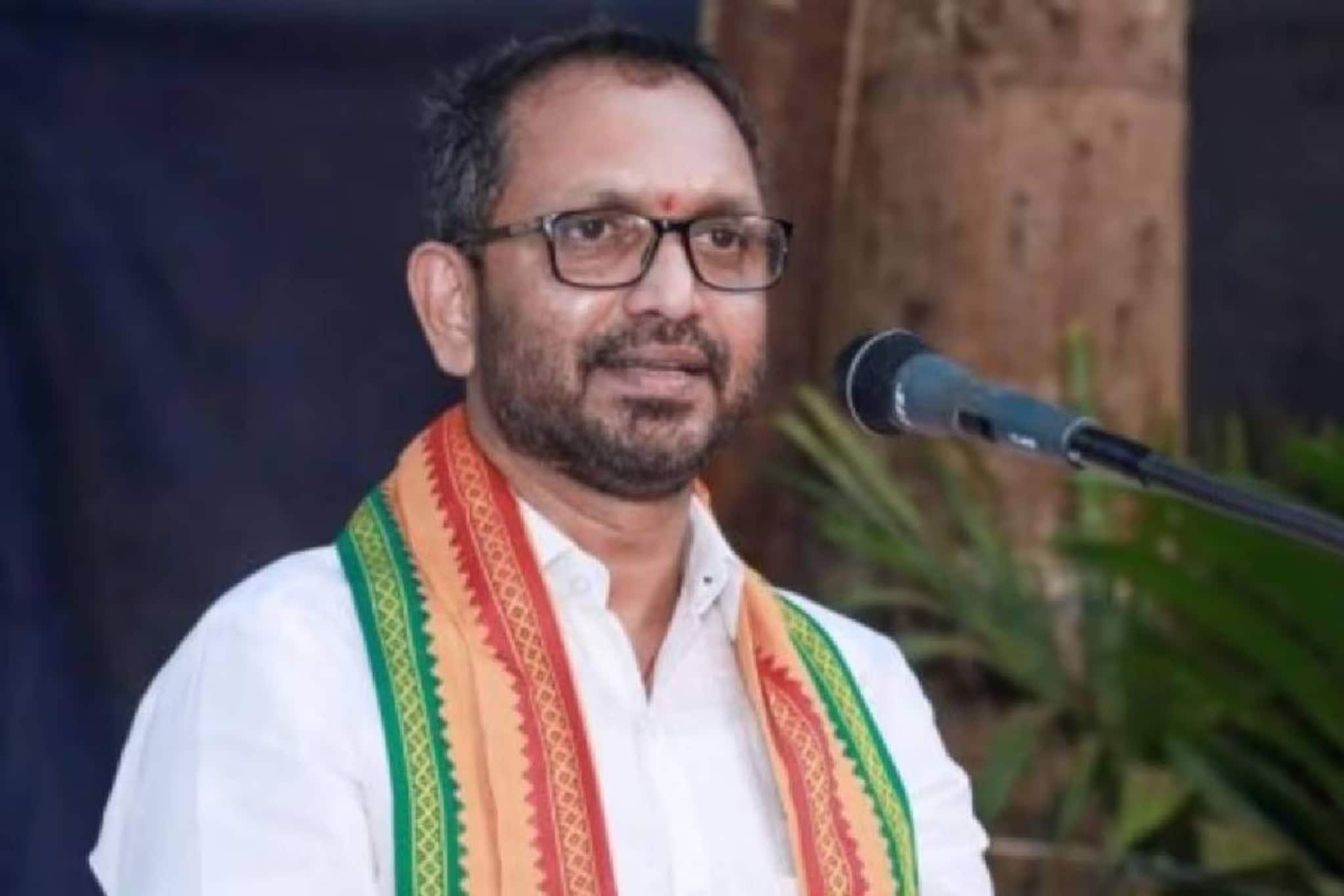 'പോപ്പുലര്‍ ഫ്രണ്ടിന്റെ വോട്ട് വേണ്ടെന്ന് പരസ്യമായി നിലപാട് സ്വീകരിക്കാന്‍ സതീശന്‍ തയാറാകുമോ?' കെ സുരേന്ദ്രന്‍