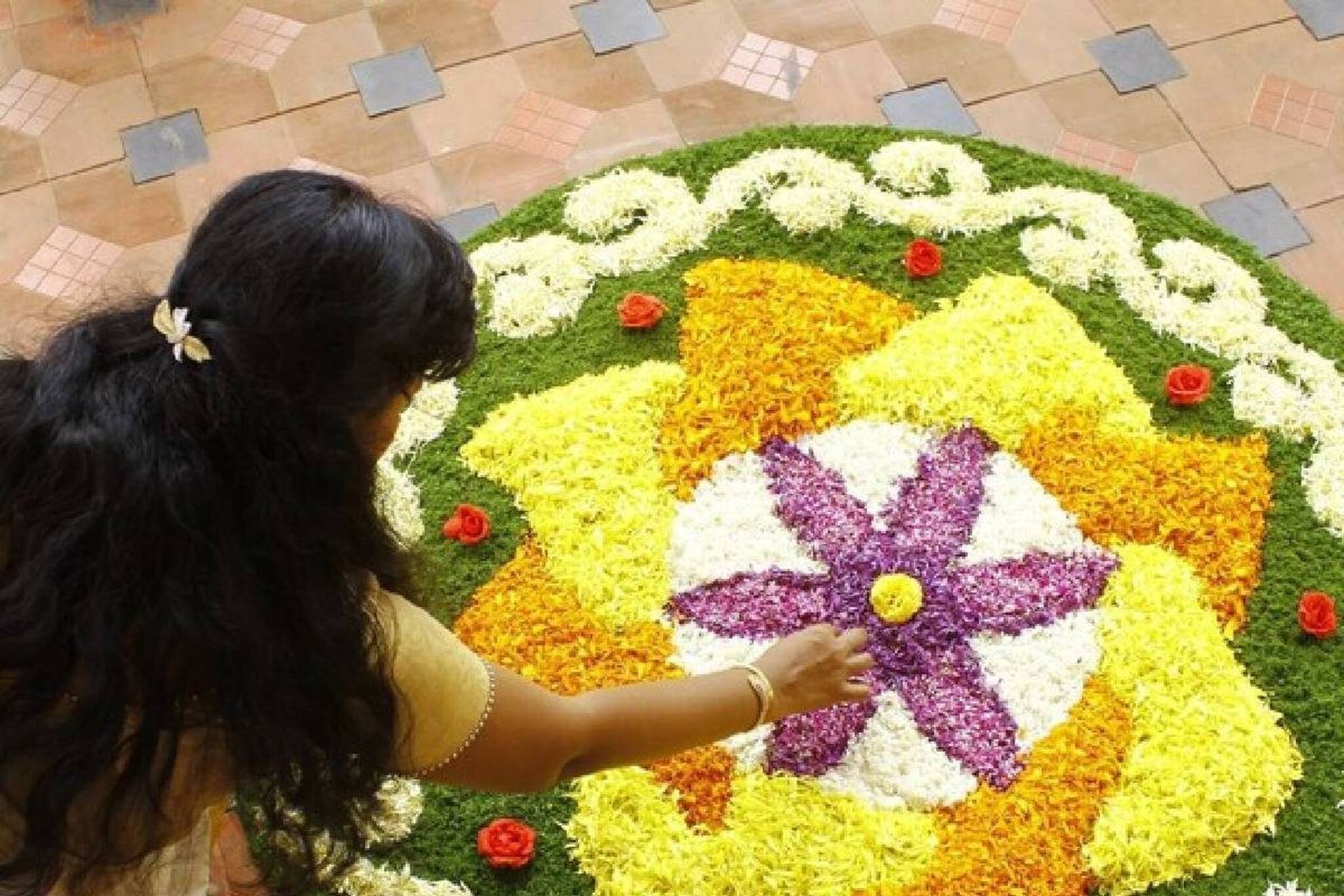 Onam 2024| തിരുവോണത്തെ വരവേറ്റ് മലയാളികൾ; പൂക്കളവും പുലിക്കളിയുമായി ആഘോഷിക്കാം