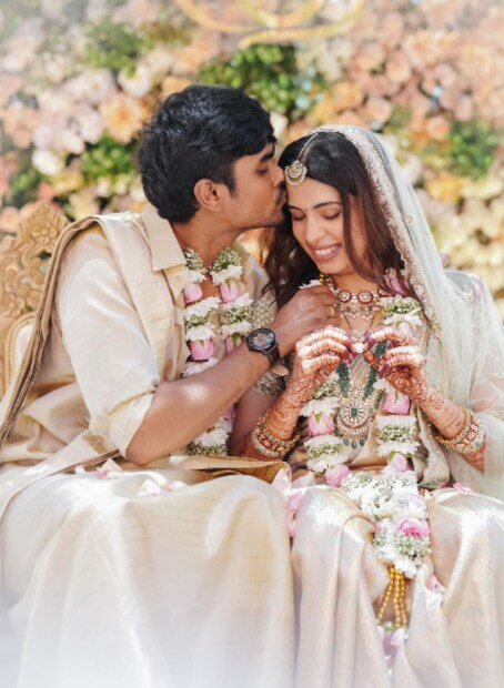  സെപ്റ്റംബർ 5-നായിരുന്നു ദിയയുടെ വിവാഹം നടന്നത്. ദീർഘകാല സുഹൃത്തായിരുന്ന അശ്വിൻ ​ഗണേഷായിരുന്നു ദിയയുടെ വരൻ. അടുത്ത ബന്ധുക്കളും സു​ഹൃത്തുക്കളും മാത്രമായിരുന്നു വിവാഹത്തിന് പങ്കെടുത്തത്.